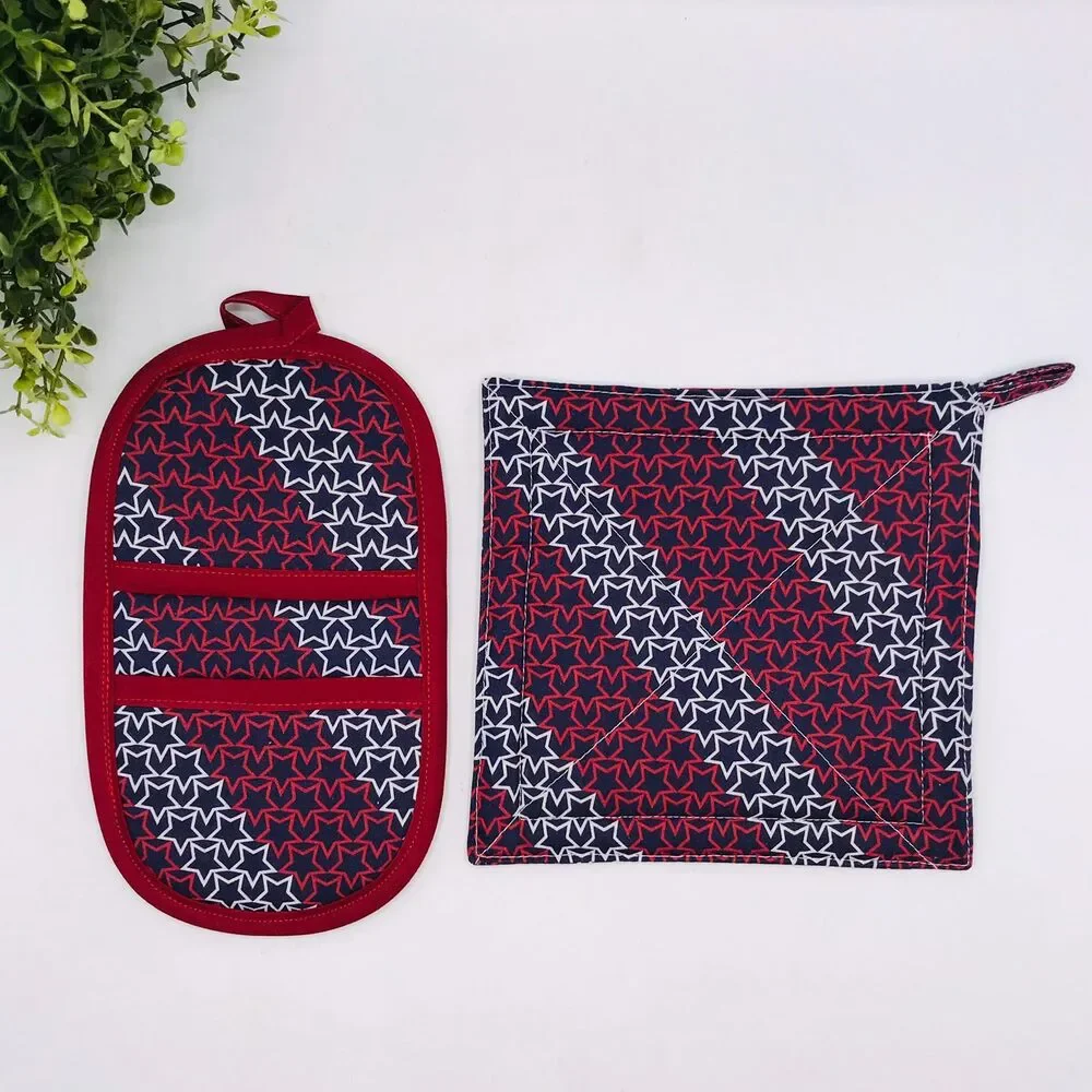 4 Piece Baking Set: 2 Finger Hotpads and 2 Square Potholders, Patriotic Stars